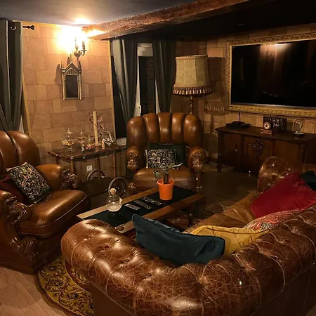 Ferienwohnung Le Repaire Magique Du Grand Sorcier Solre-le-Château Exterior foto